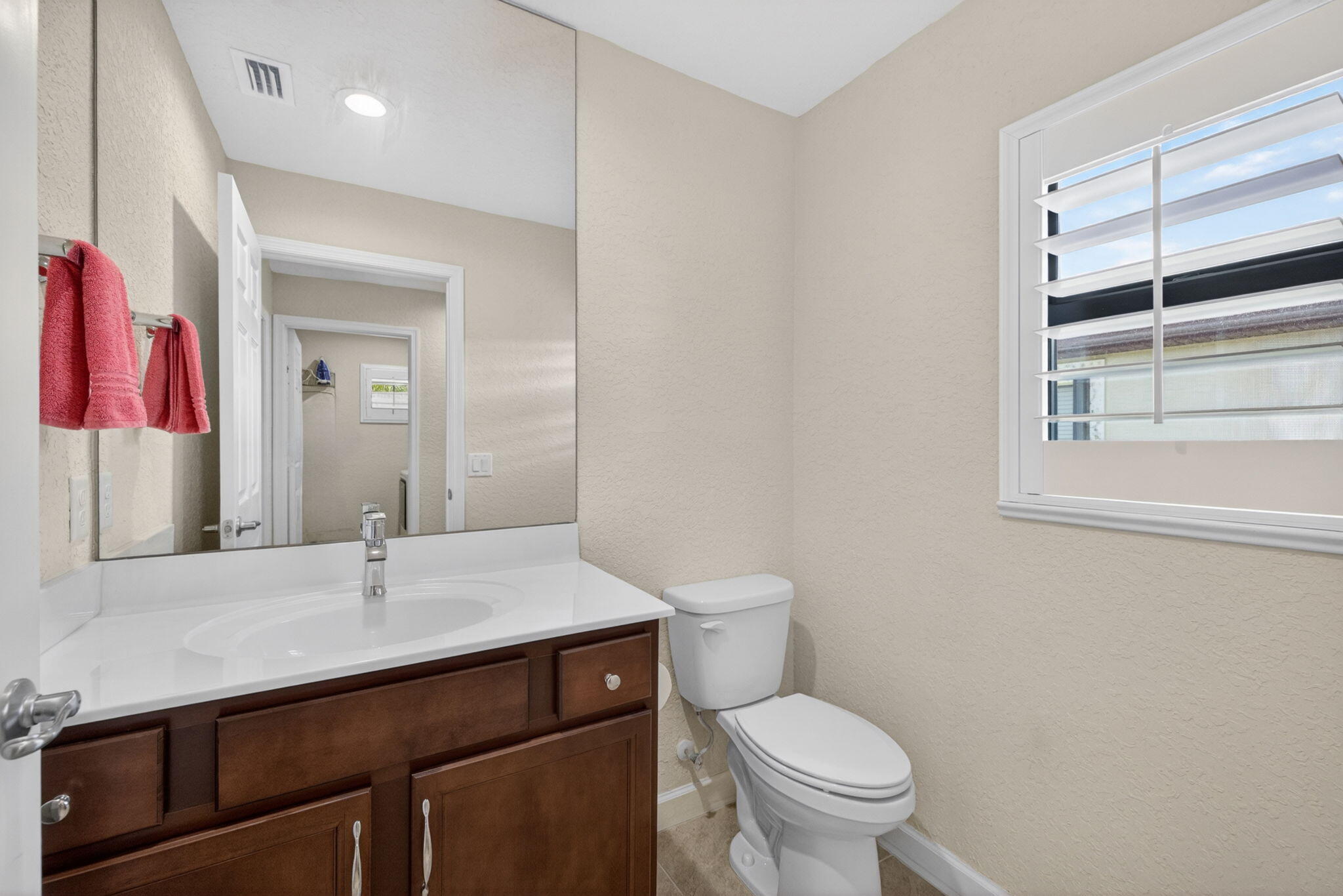 6456 Alemendra Street Property Photo 32