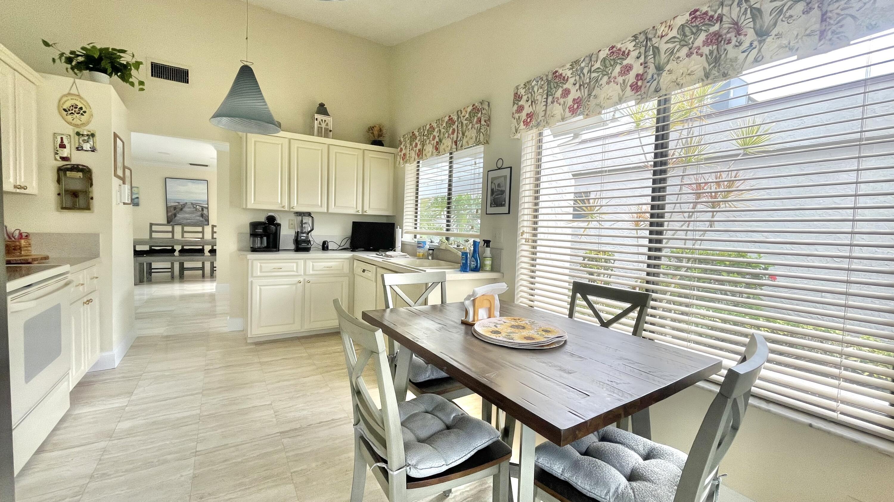 5662 Ainsley Court Property Photo 7