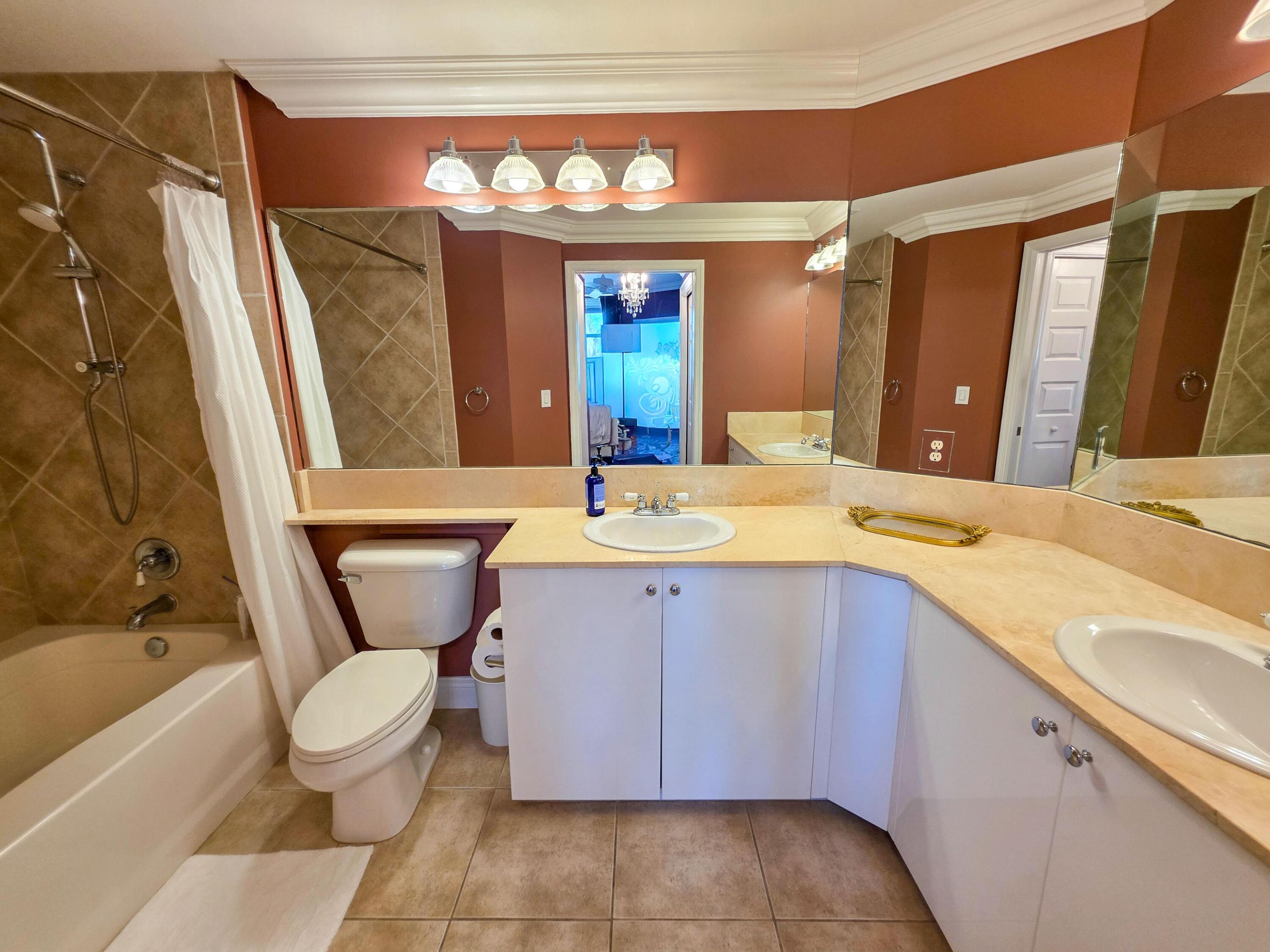 806 E Windward Way 323 Property Photo 17