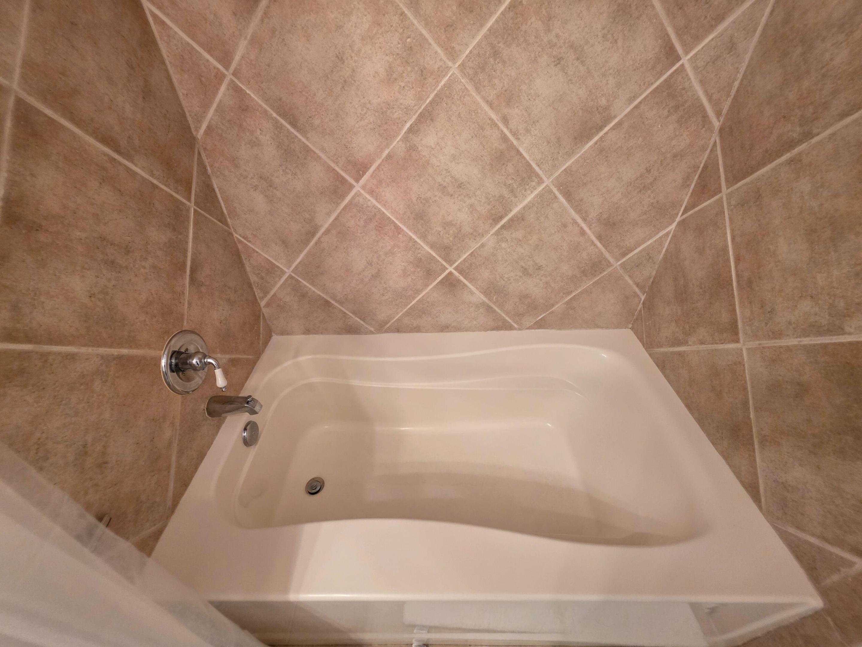 806 E Windward Way 323 Property Photo 28