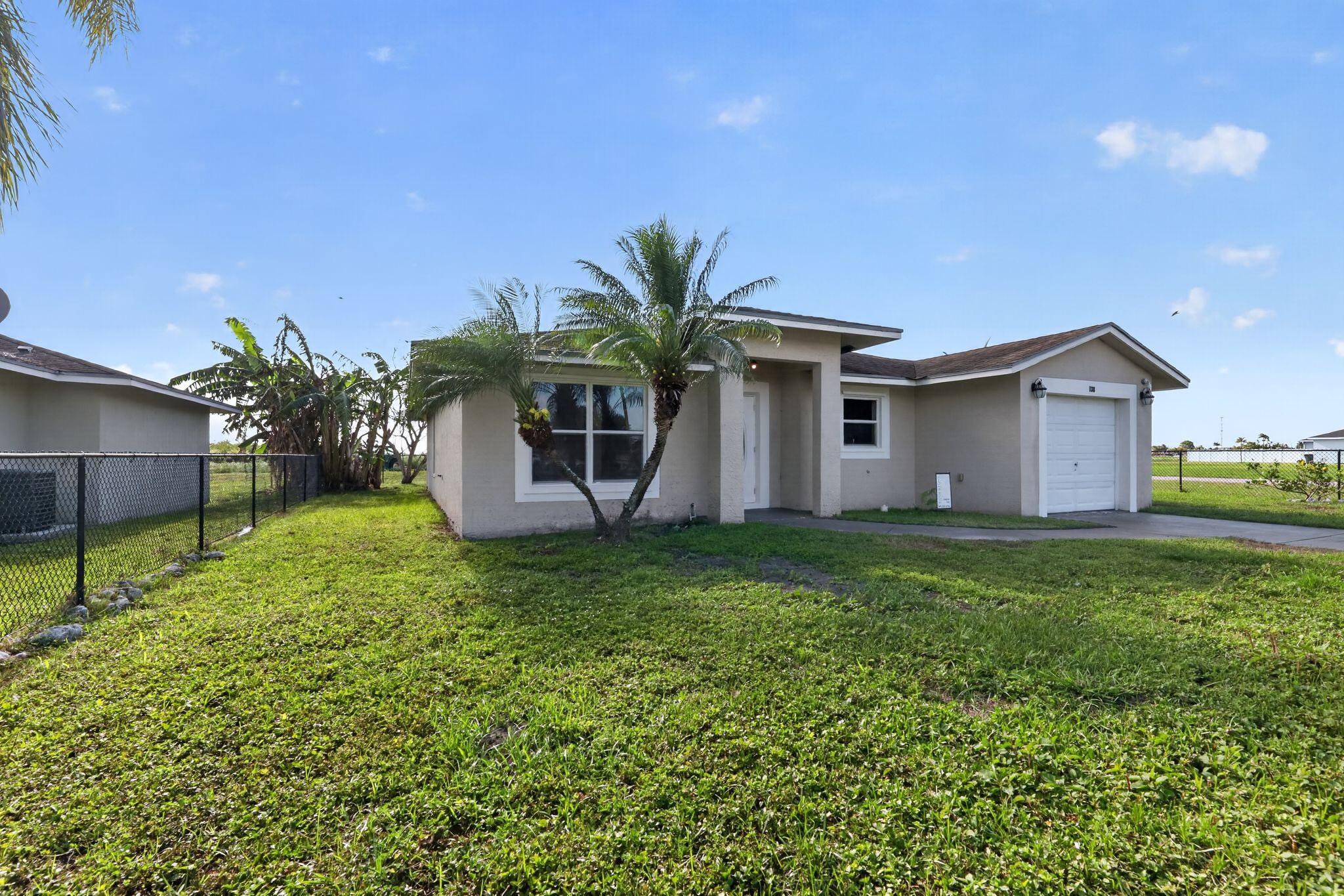 138 Dabou Loop Property Photo 3