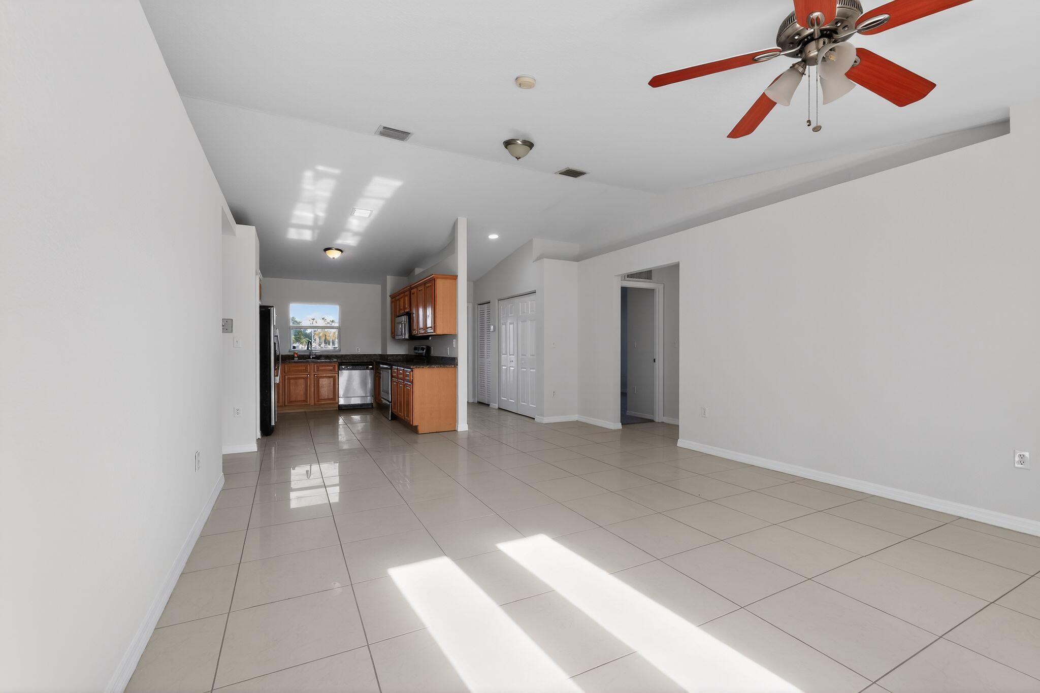 138 Dabou Loop Property Photo 4