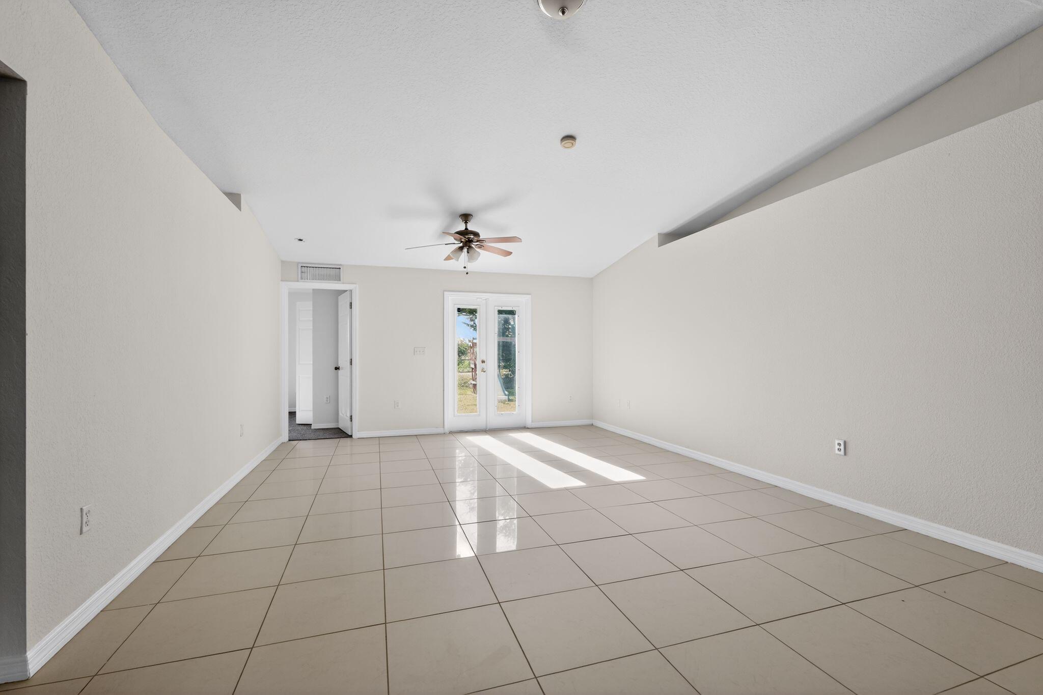138 Dabou Loop Property Photo 6