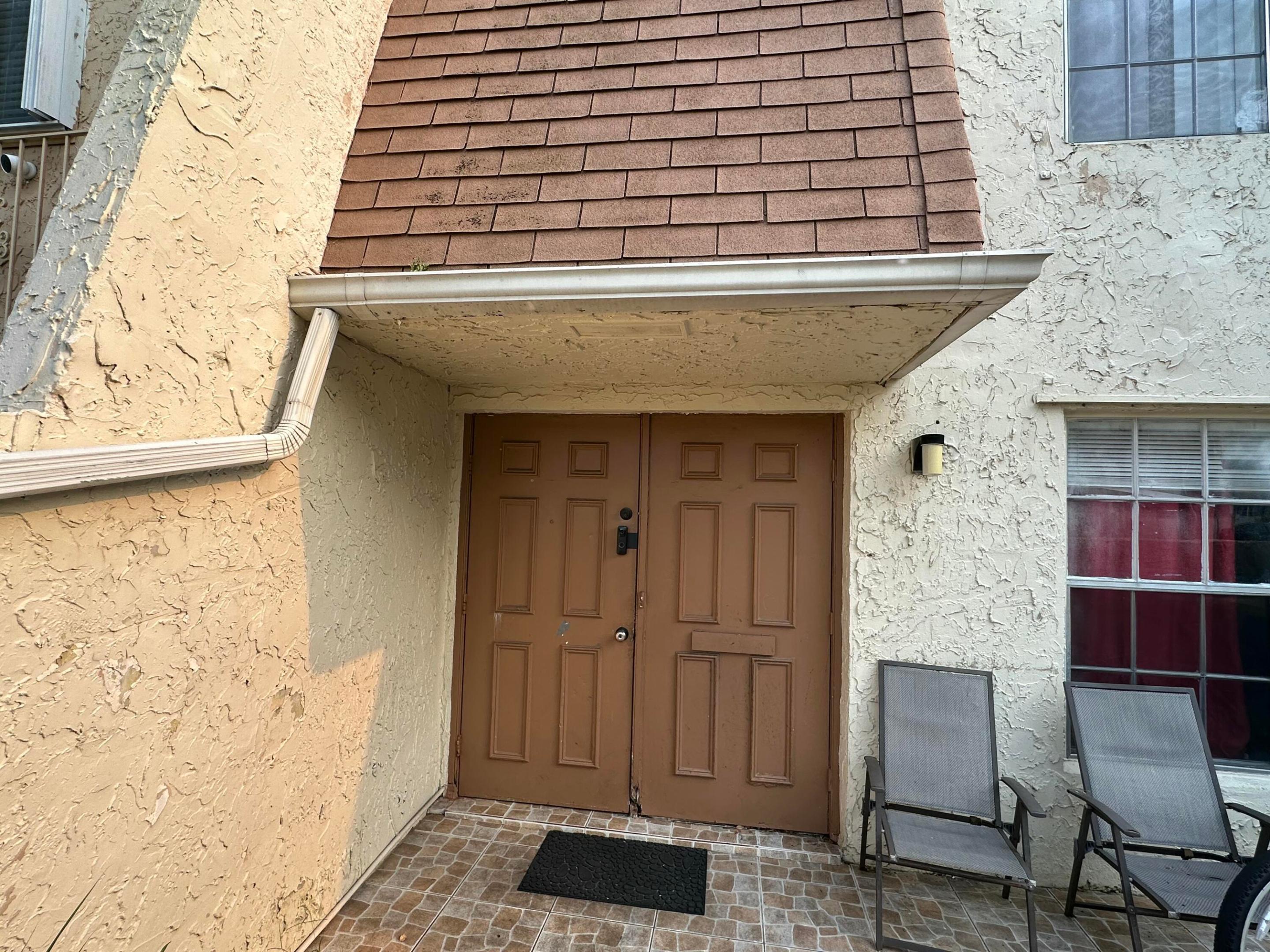 7424 NW 75th Street Property Photo 1
