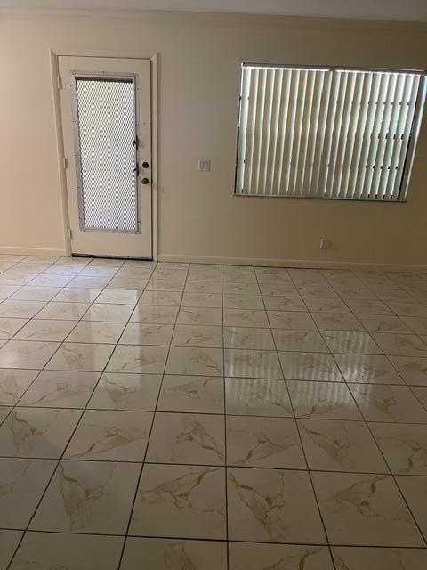 207 Capri E 207 Property Photo 3