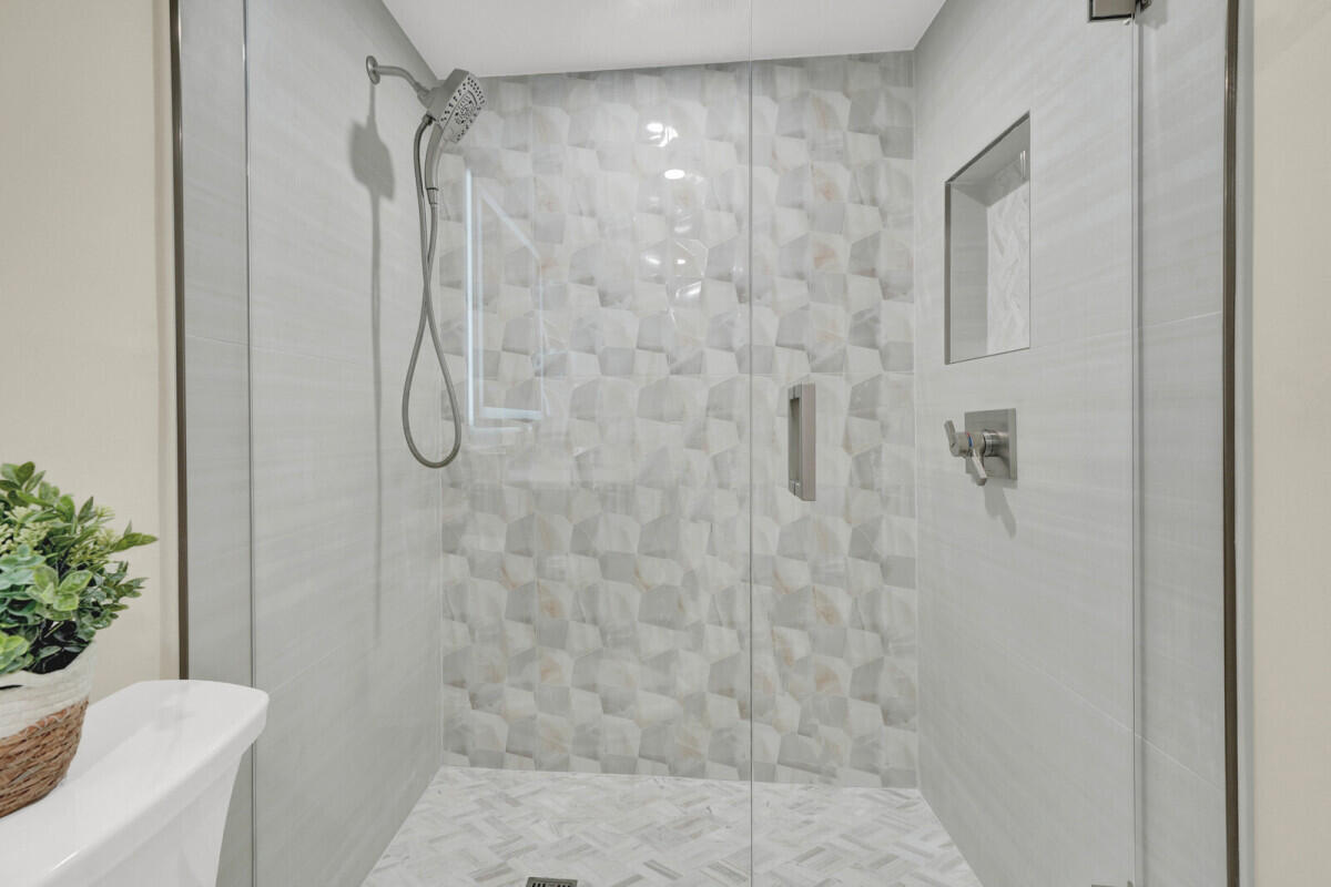 3005 Portofino Isle N2 Property Photo 21