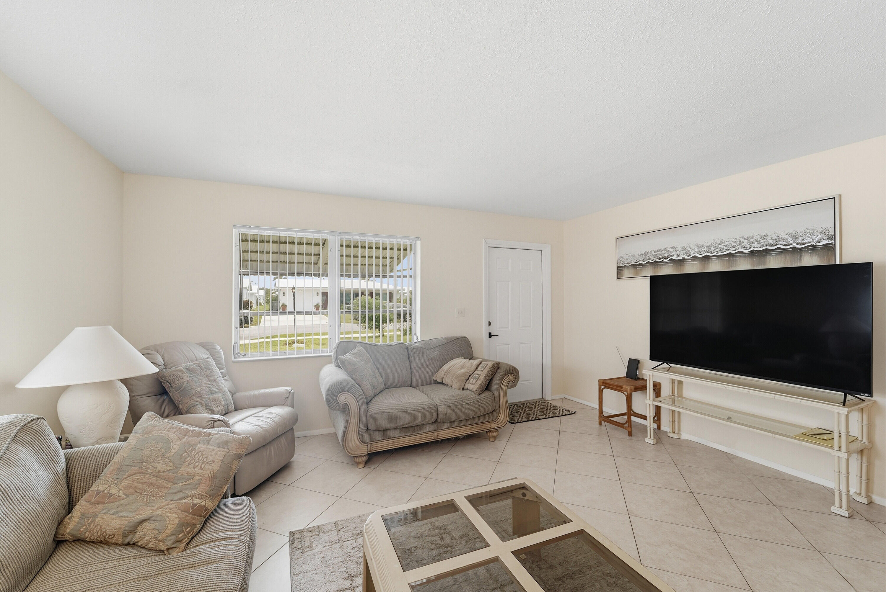 220 Leisure Boulevard Property Photo 3