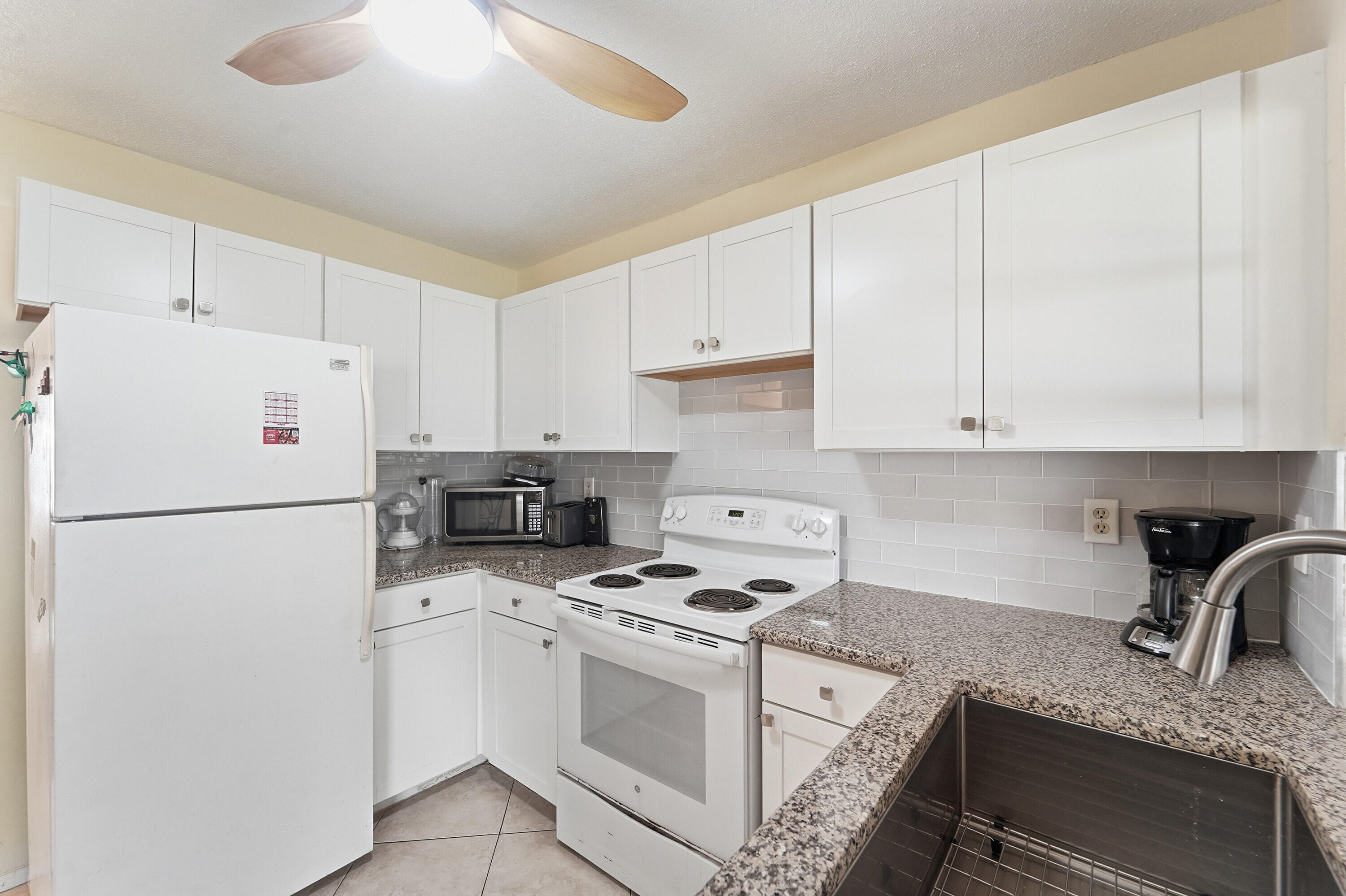 220 Leisure Boulevard Property Photo 6