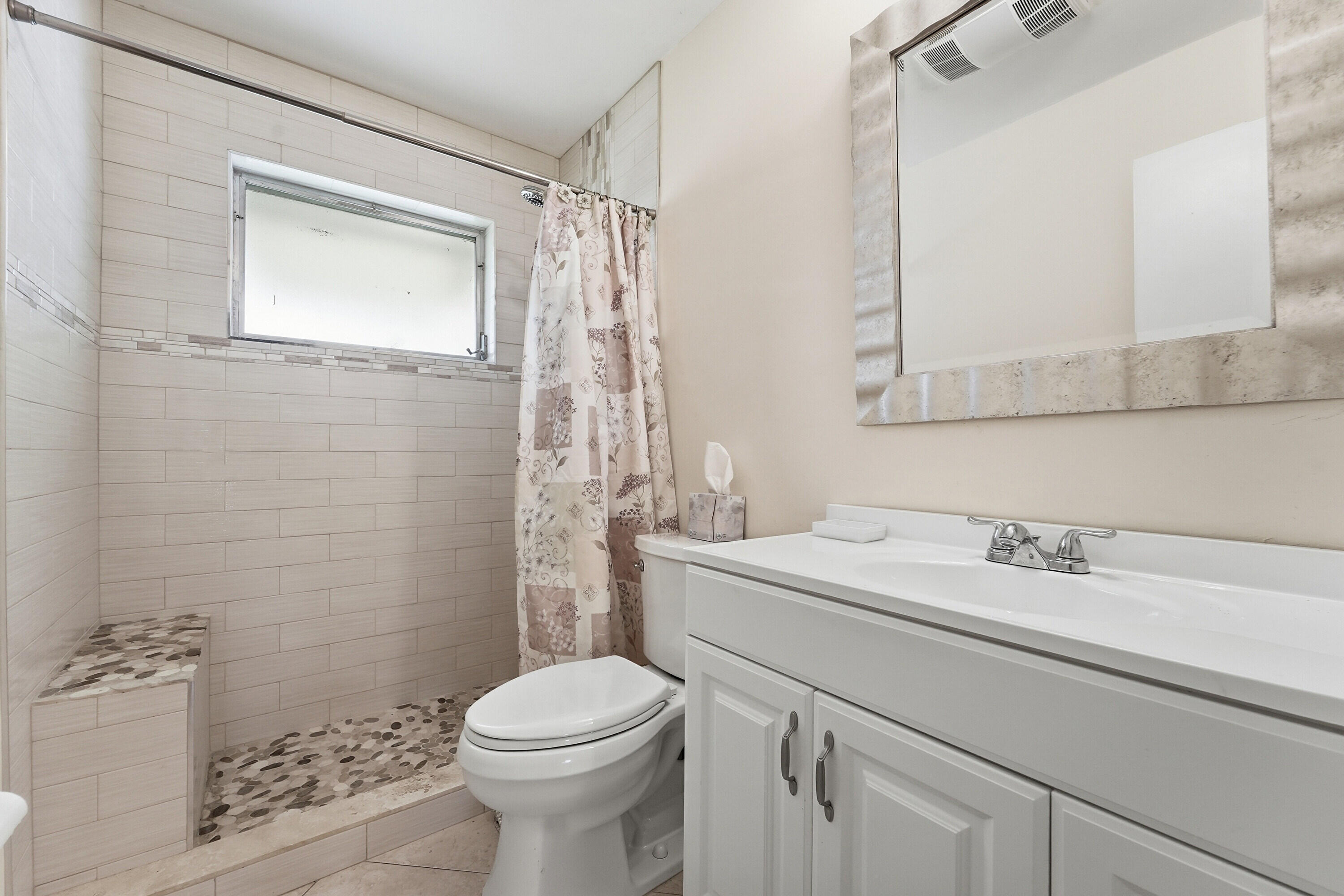 220 Leisure Boulevard Property Photo 8