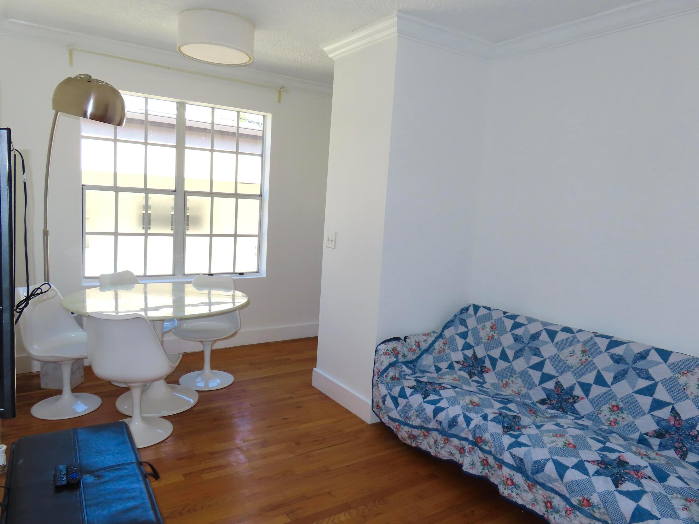 605 Euclid Avenue 202 Property Photo 4