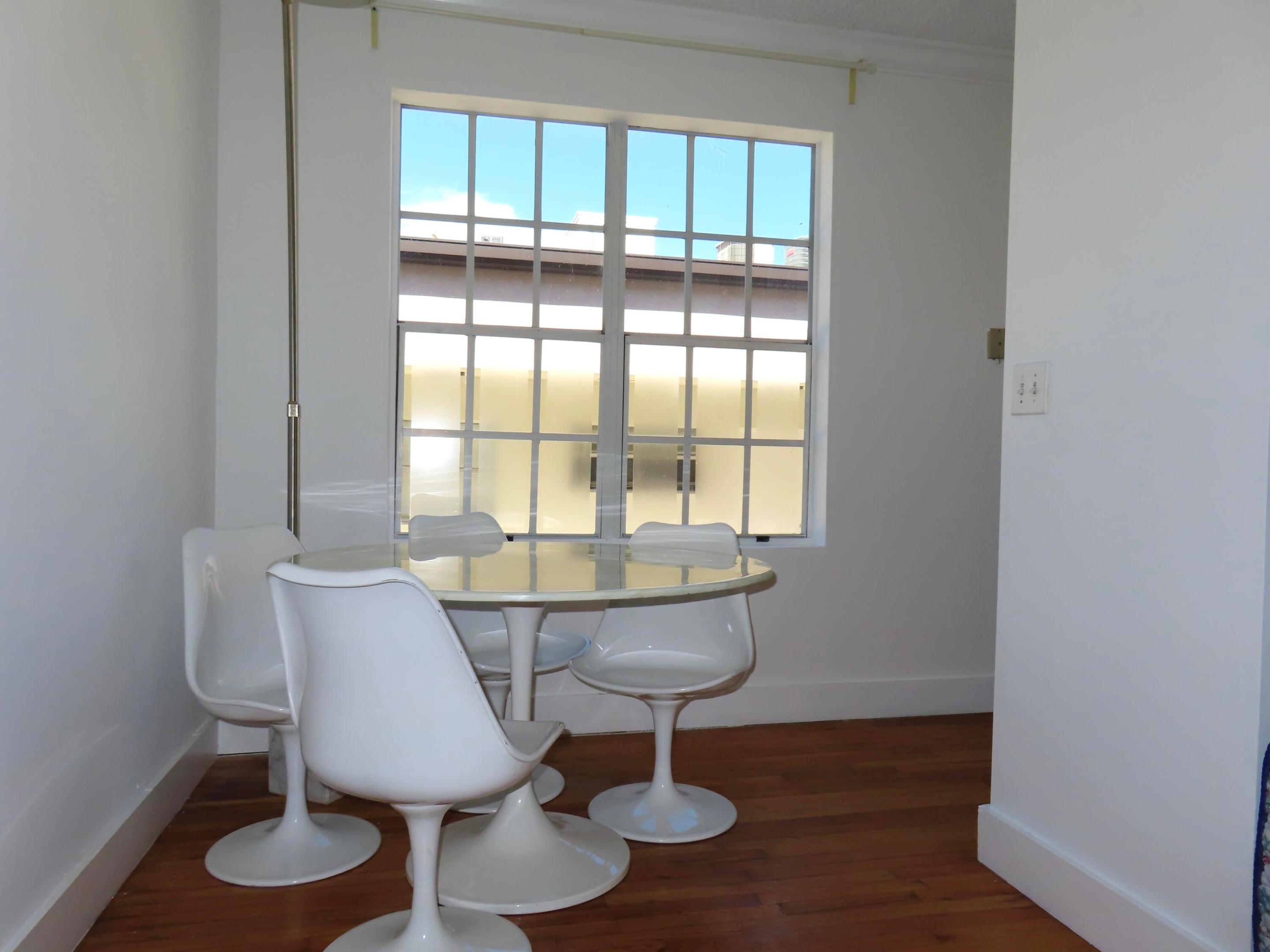 605 Euclid Avenue 202 Property Photo 5