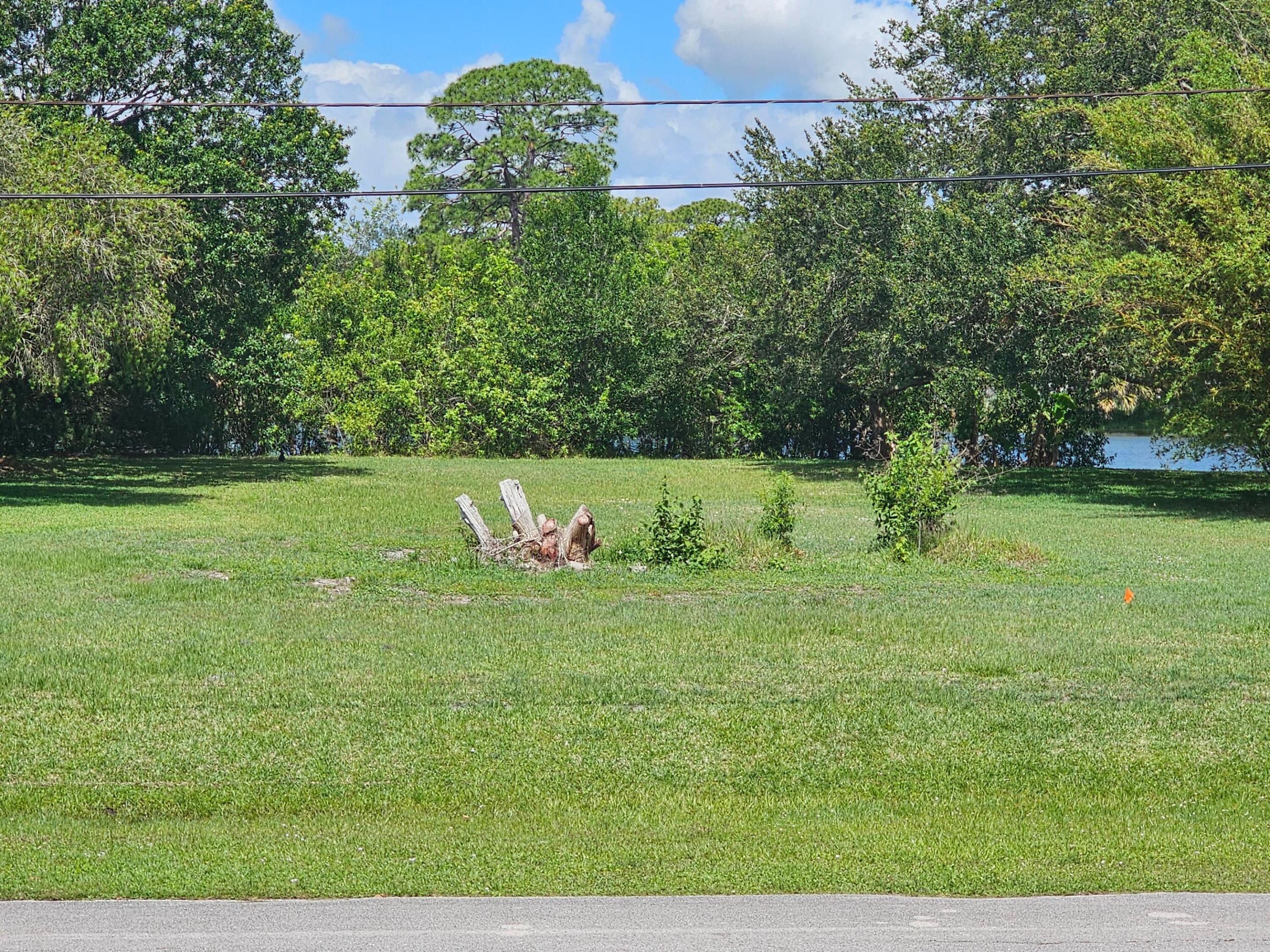 5707 University Lane Property Photo 1