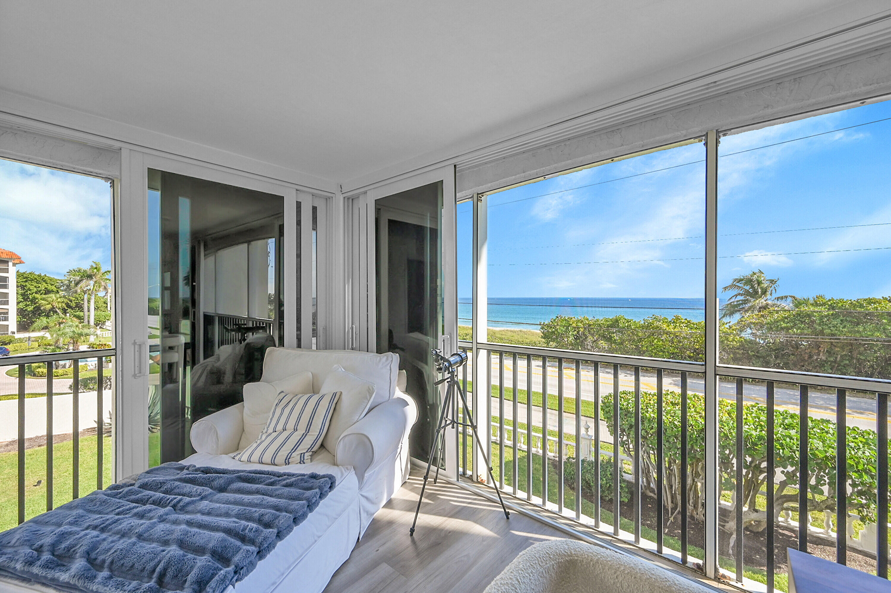 2871 N Ocean Boulevard D302 Property Photo 2