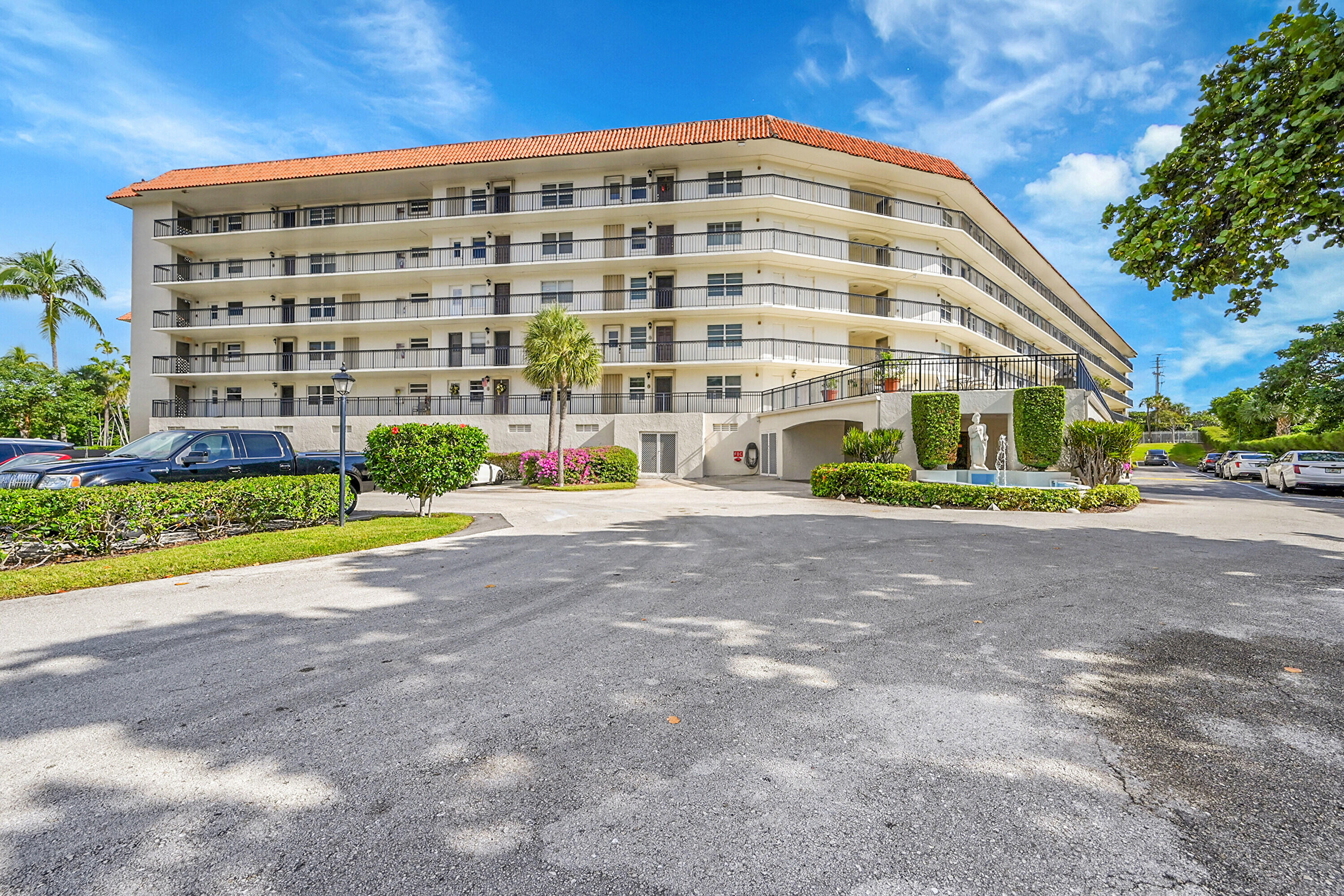 2871 N Ocean Boulevard D302 Property Photo 55