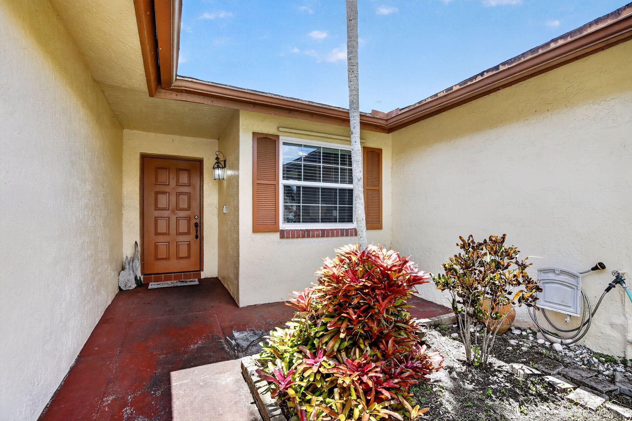 13970 Oaklawn Place Property Photo 5