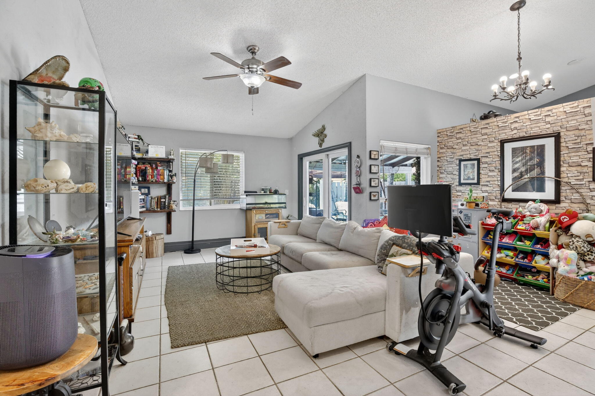 13970 Oaklawn Place Property Photo 6