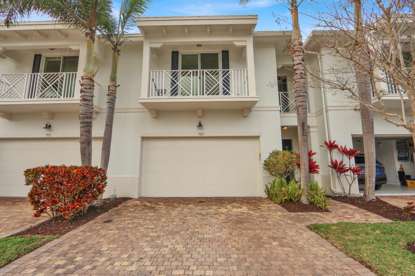 7113 Kensington Court Property Photo 1