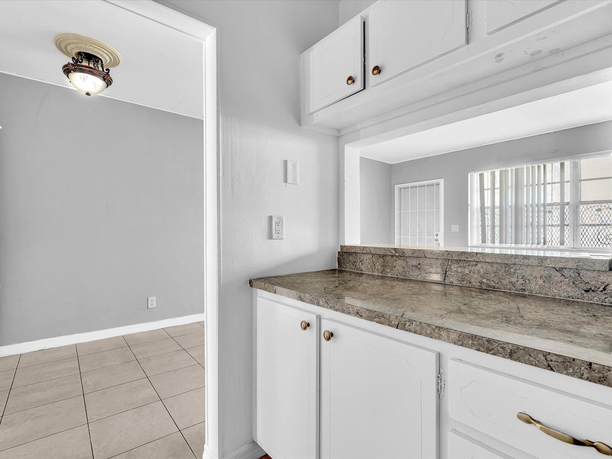 2915 Plunkett Street 5d Property Photo 6