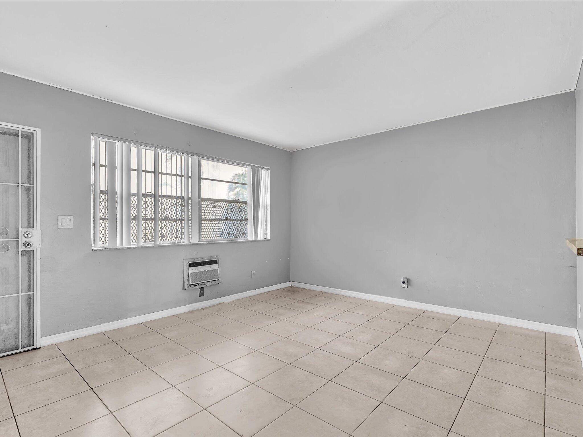 2915 Plunkett Street 5d Property Photo 7