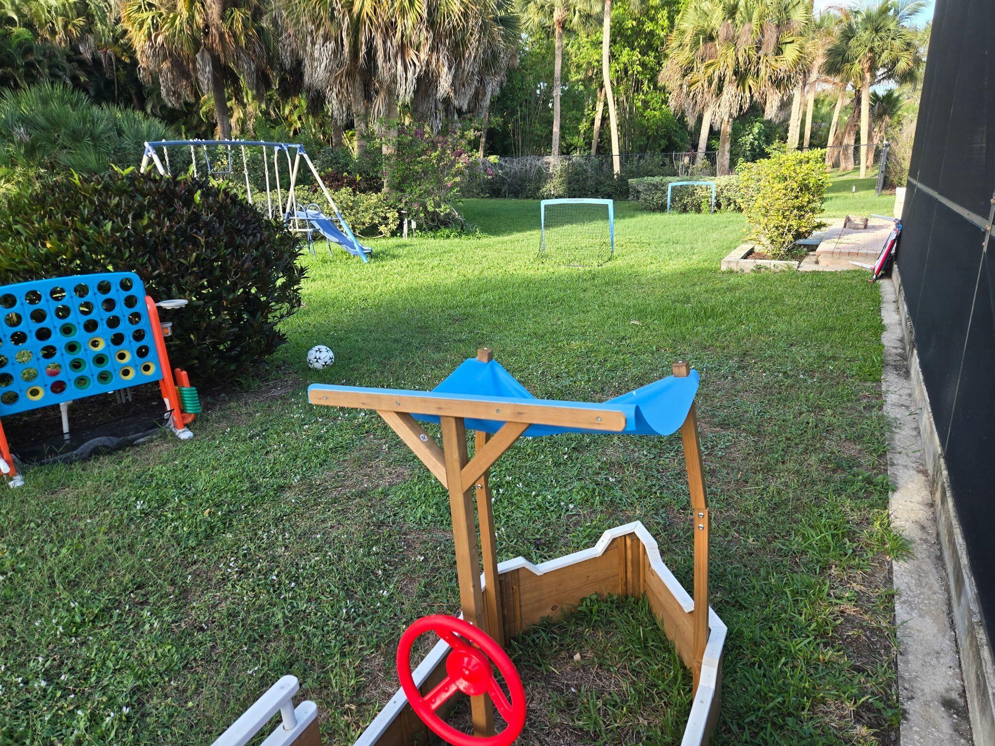 12231 Areaca Drive Property Photo 9