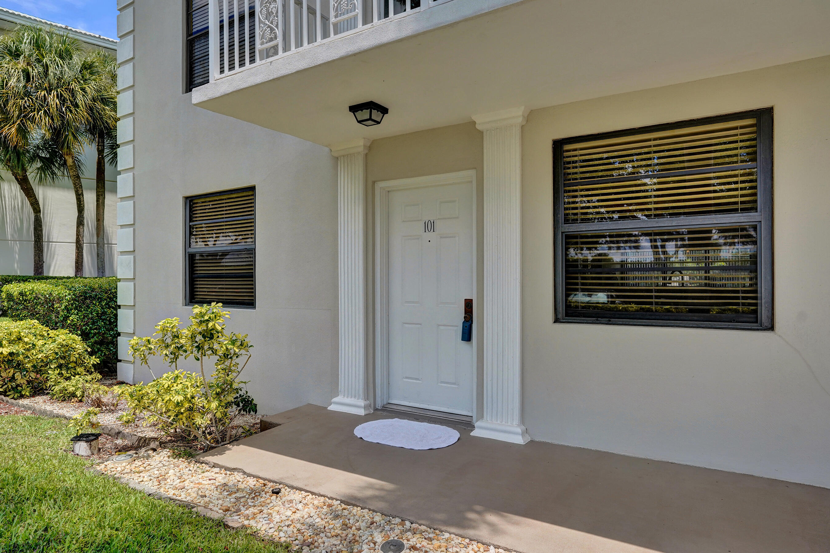 6037 Balboa Circle 101 Property Photo 3