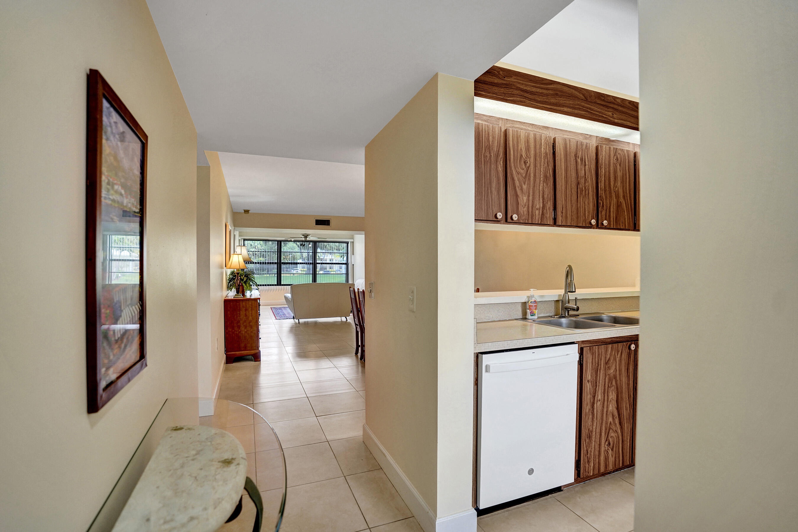 6037 Balboa Circle 101 Property Photo 4