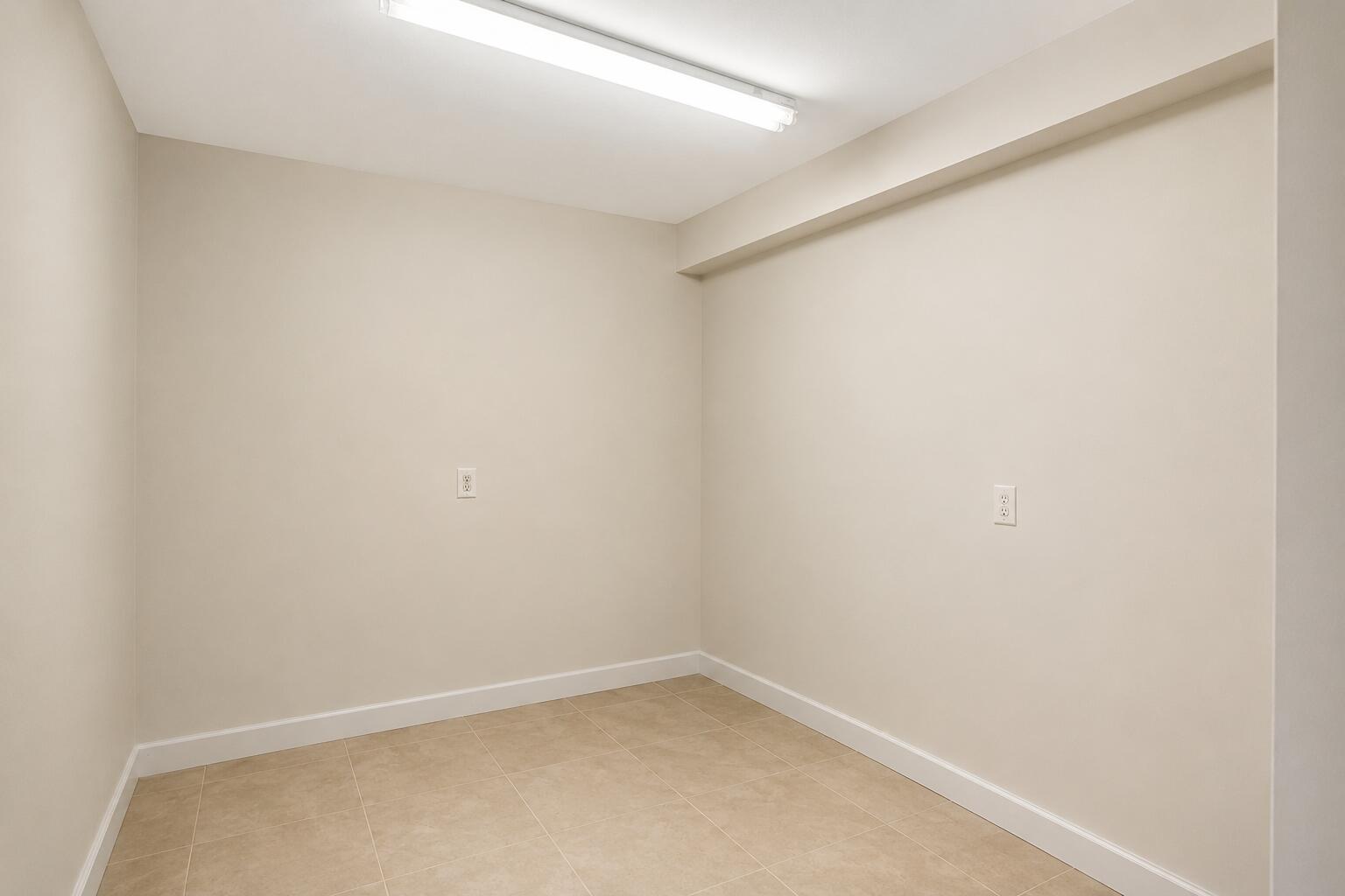 6037 Balboa Circle 101 Property Photo 20