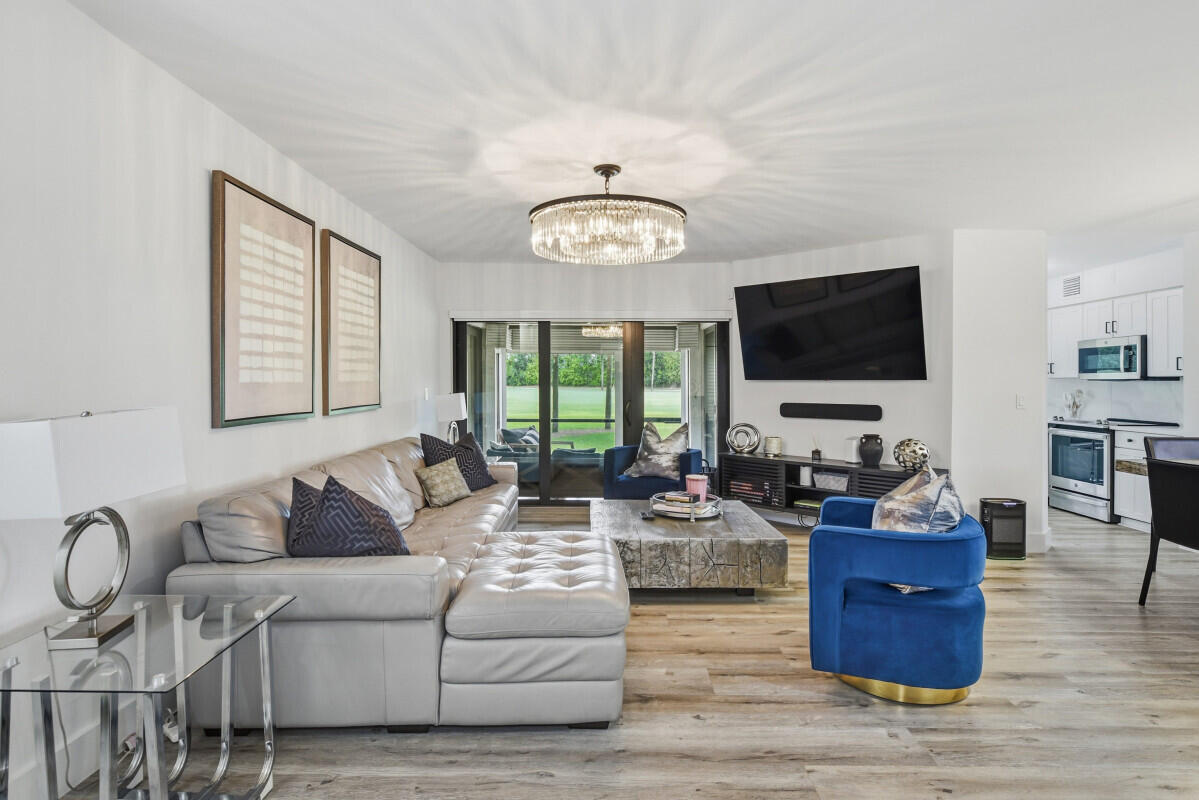 17372 Boca Club Boulevard 408 Property Photo 2