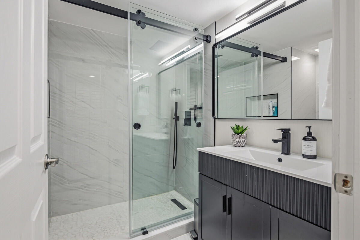 17372 Boca Club Boulevard 408 Property Photo 11