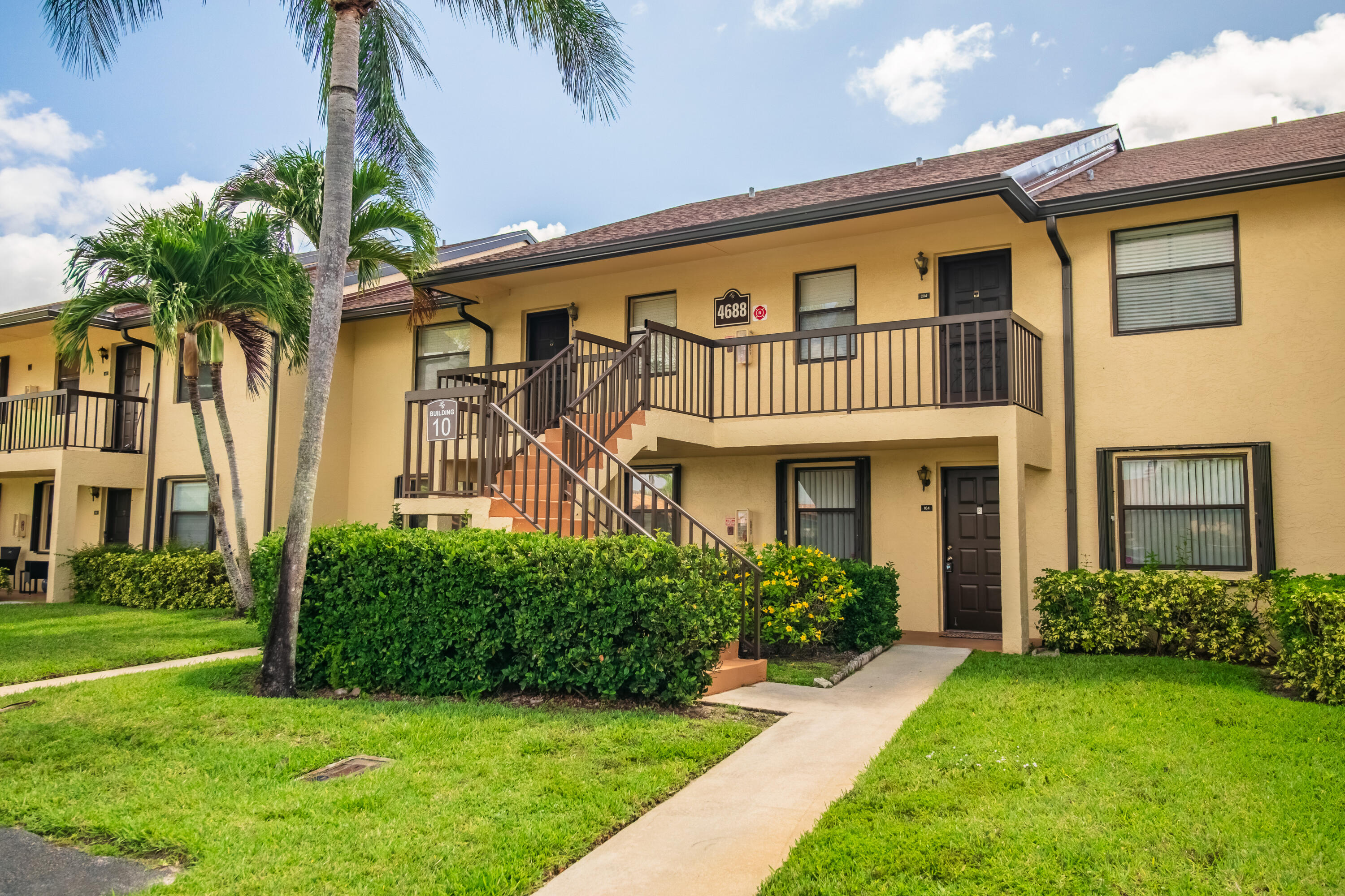 4688 Lucerne Lakes Blvd Boulevard E 104 Property Photo 3