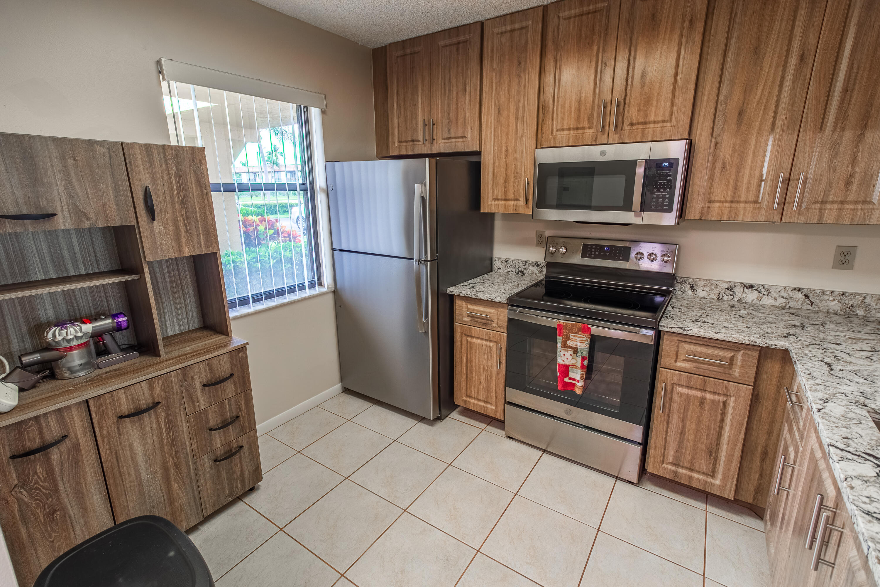 4688 Lucerne Lakes Blvd Boulevard E 104 Property Photo 13