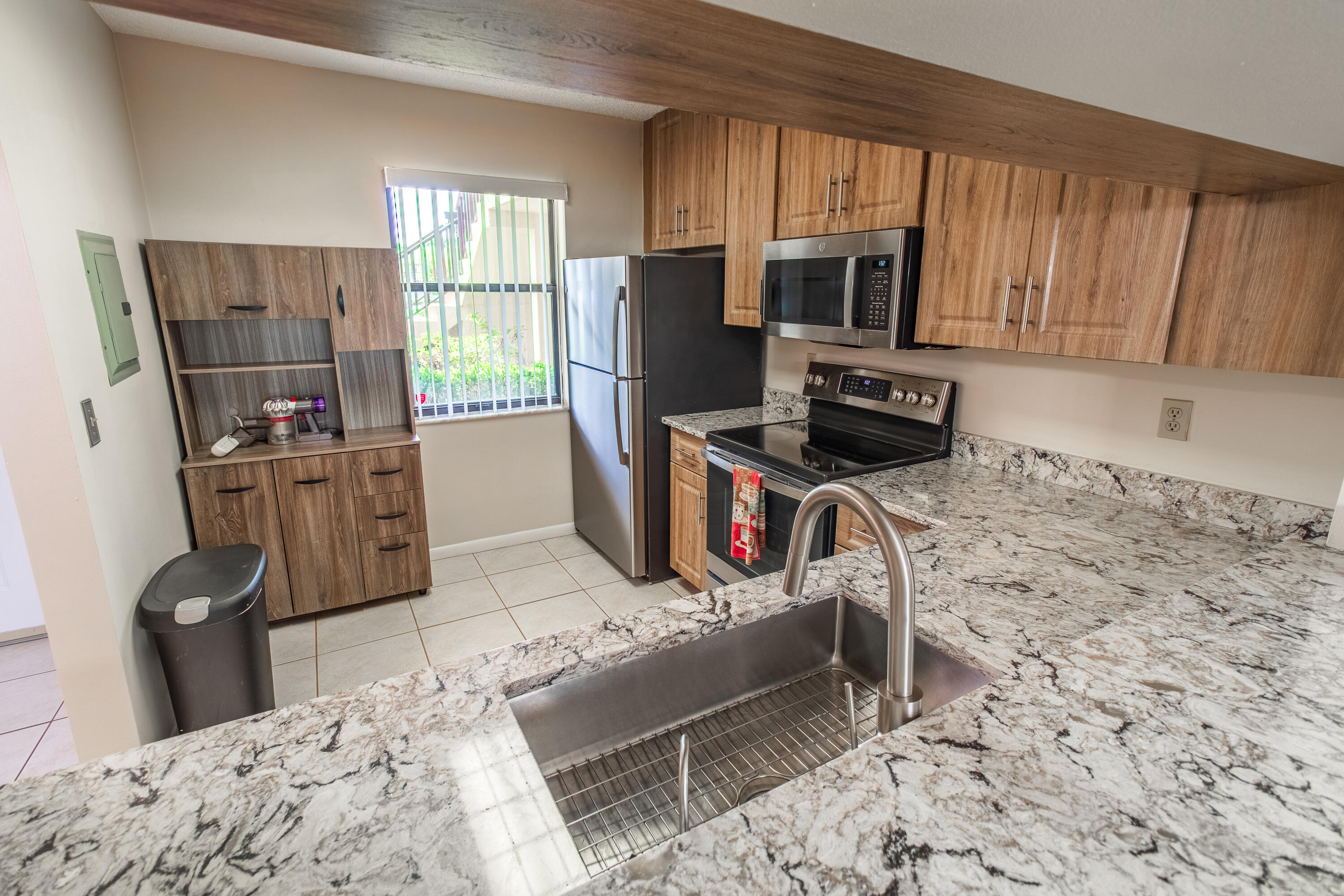 4688 Lucerne Lakes Blvd Boulevard E 104 Property Photo 18