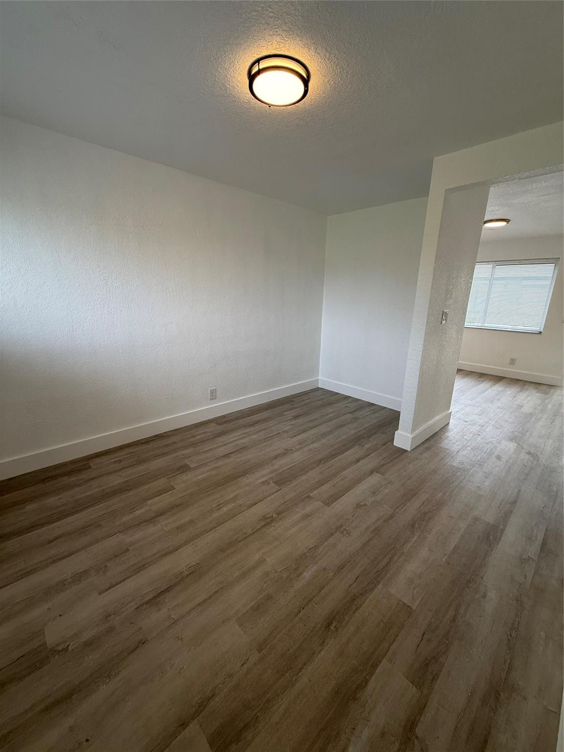 2213 Lincoln Street Property Photo 6