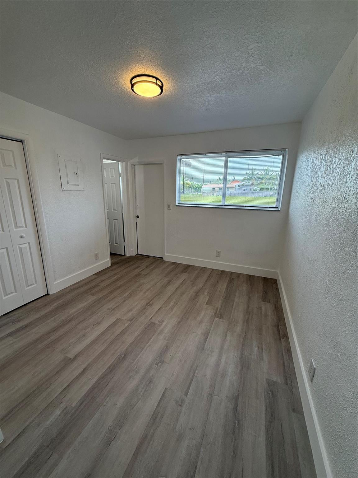 2213 Lincoln Street Property Photo 7