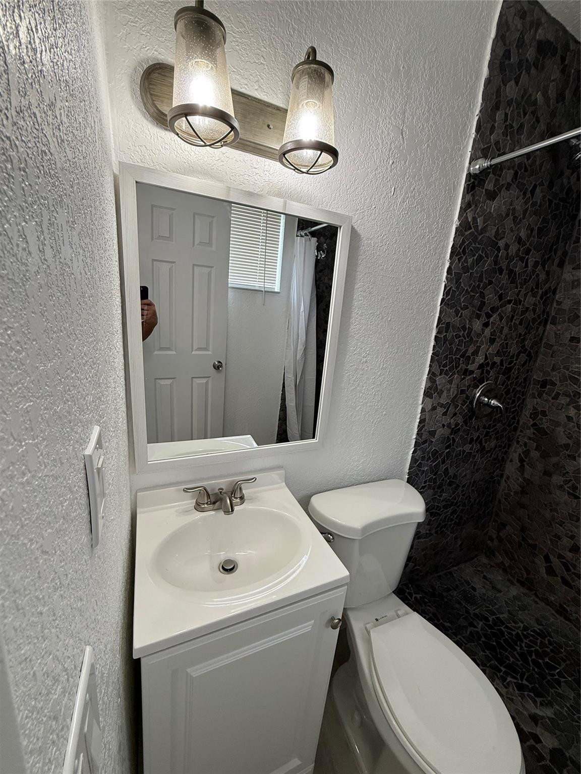 2213 Lincoln Street Property Photo 10