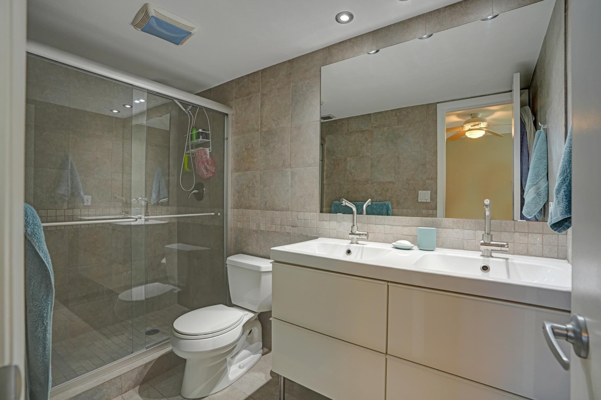 1831 Sabal Palm Drive 202 Property Photo 23