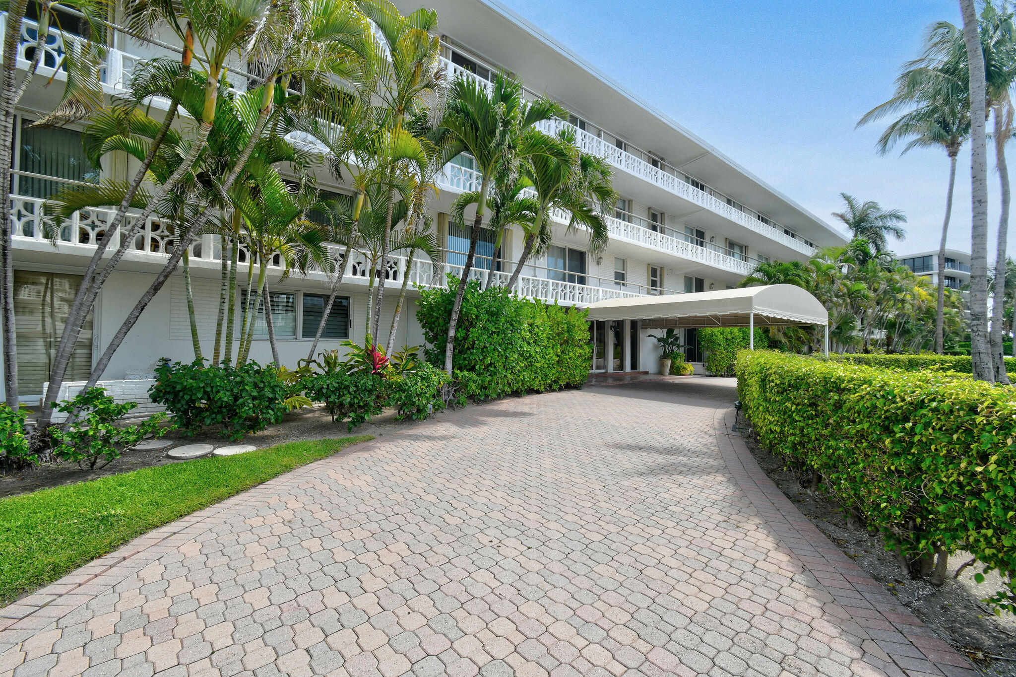 139 Sunrise Avenue 2030 Property Photo 2