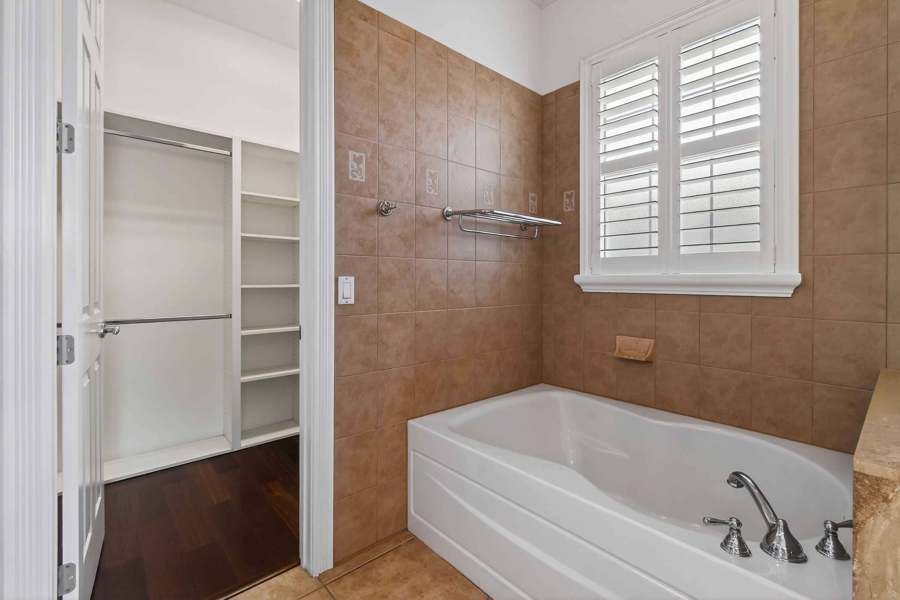 1316 Torch Key Way Property Photo 16