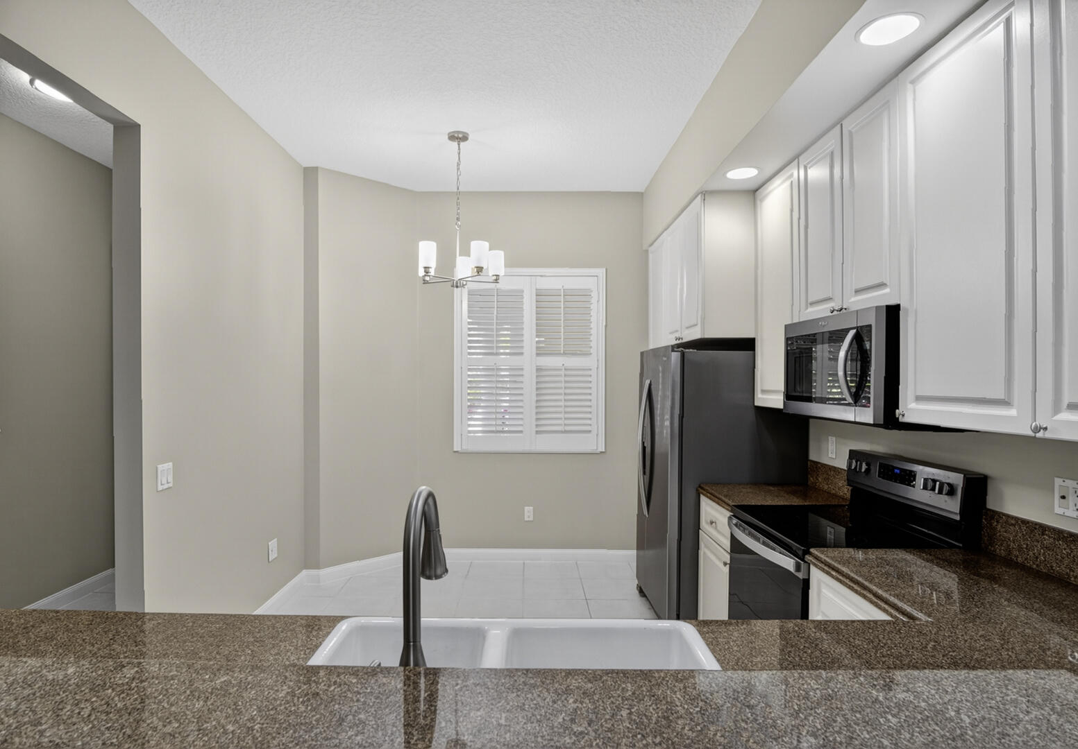 37 E Harbour Isle Dr Drive E 106 Property Photo 11