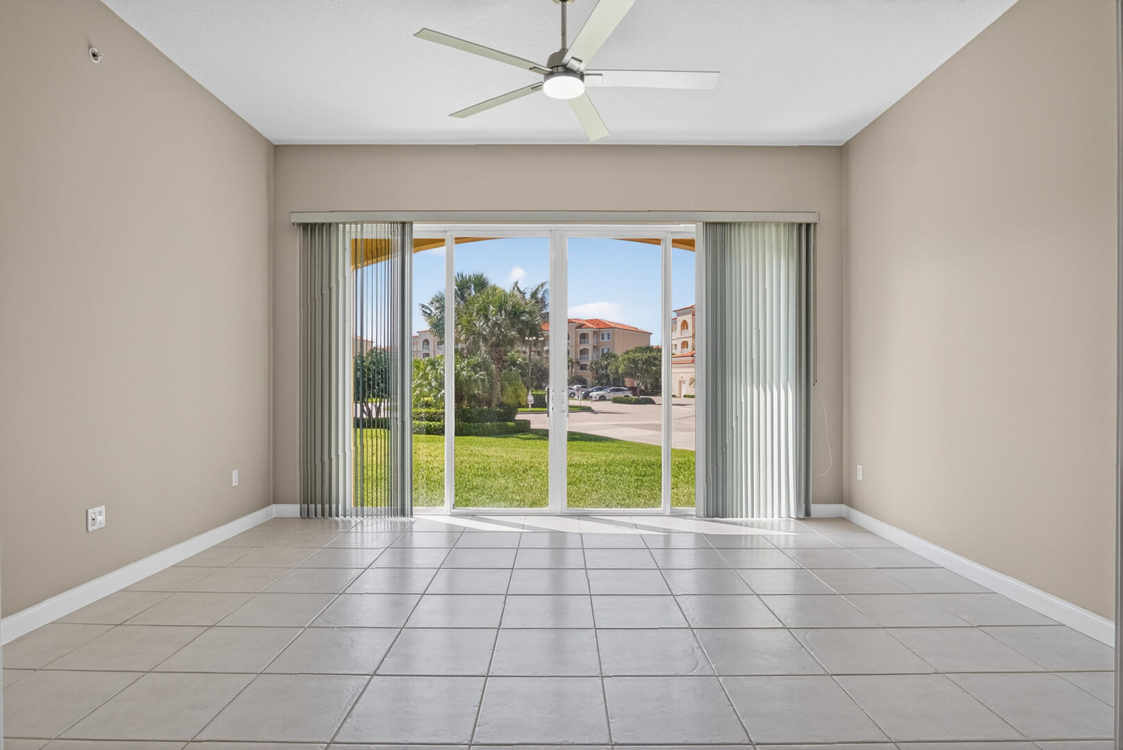 37 E Harbour Isle Dr Drive E 106 Property Photo 16