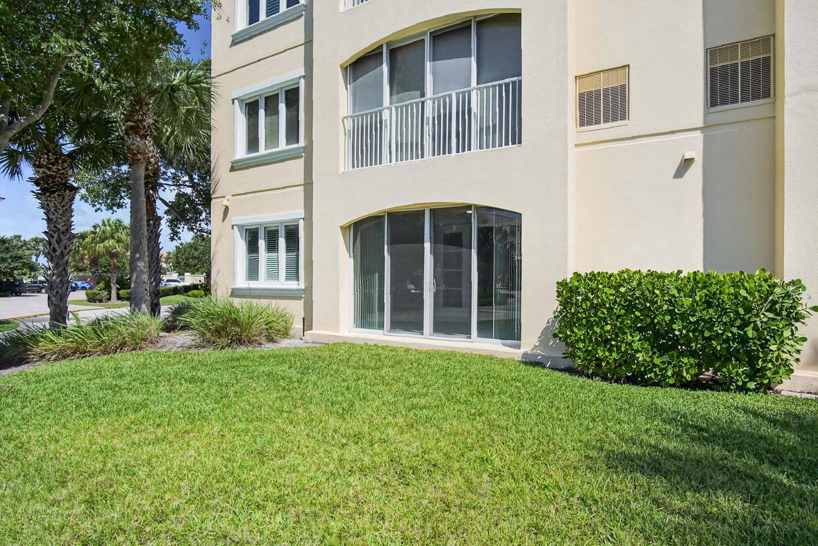 37 E Harbour Isle Dr Drive E 106 Property Photo 18