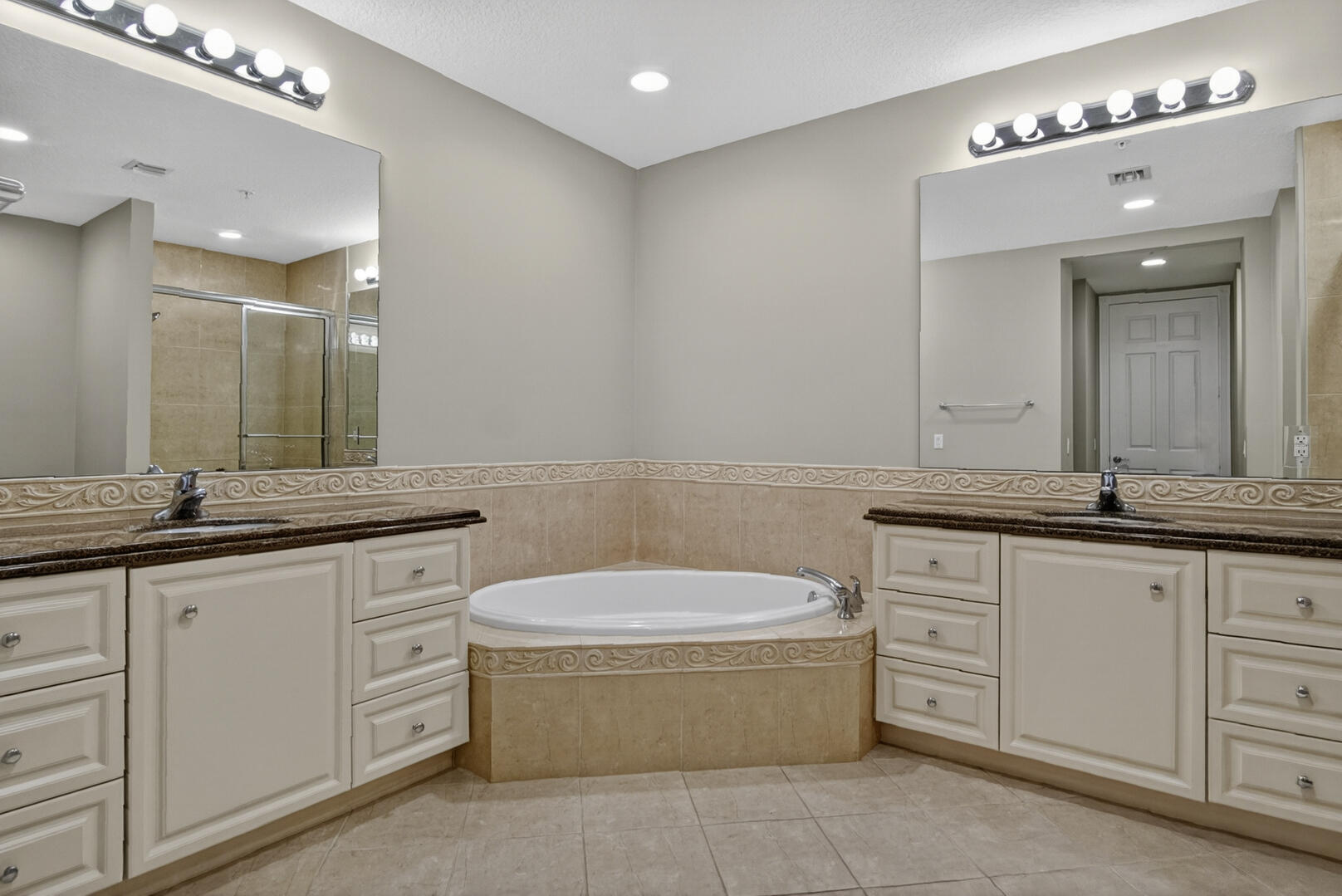 37 E Harbour Isle Dr Drive E 106 Property Photo 22
