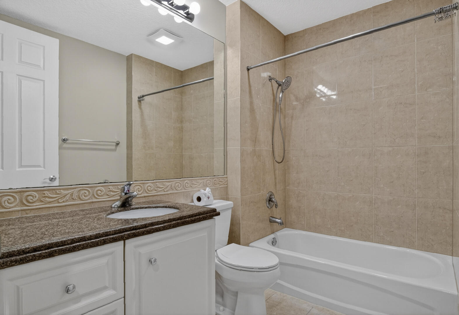 37 E Harbour Isle Dr Drive E 106 Property Photo 32