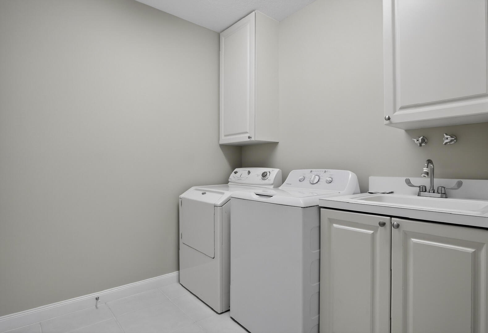 37 E Harbour Isle Dr Drive E 106 Property Photo 33