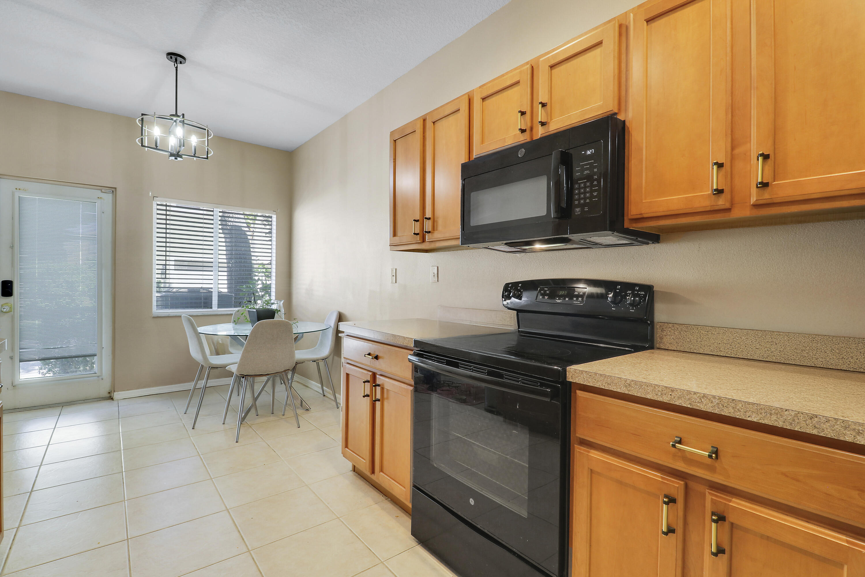 2122 Se Grand Drive Property Photo 12