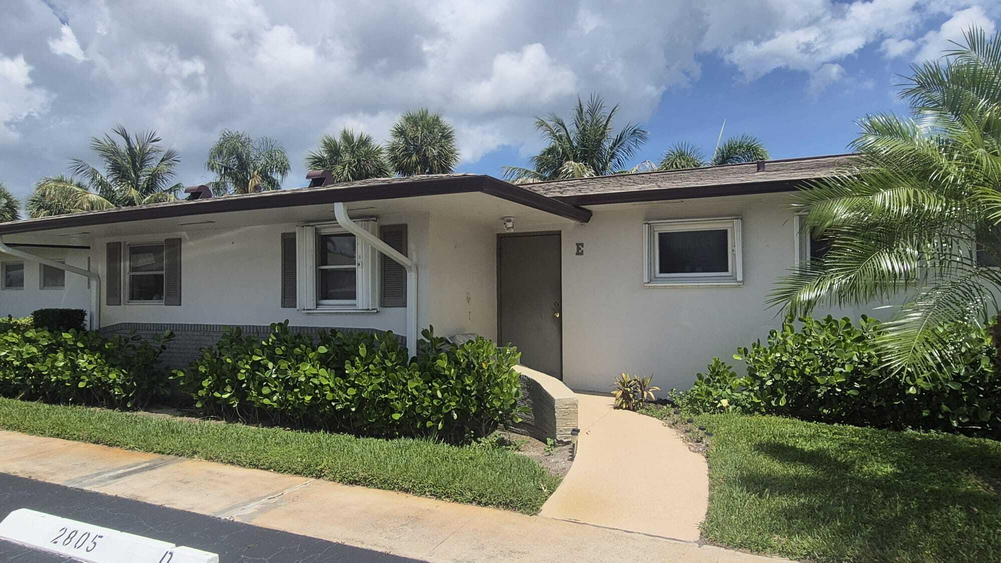 2805 Crosley Drive E Apt E Property Photo 1