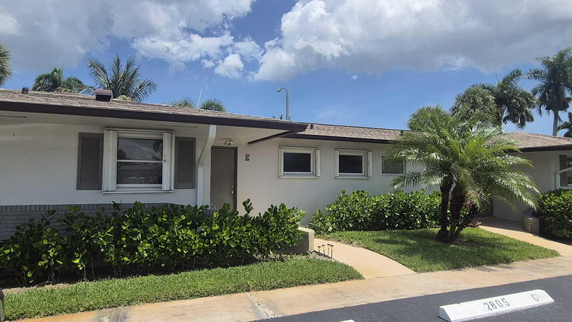 2805 Crosley Drive E Apt E Property Photo 2