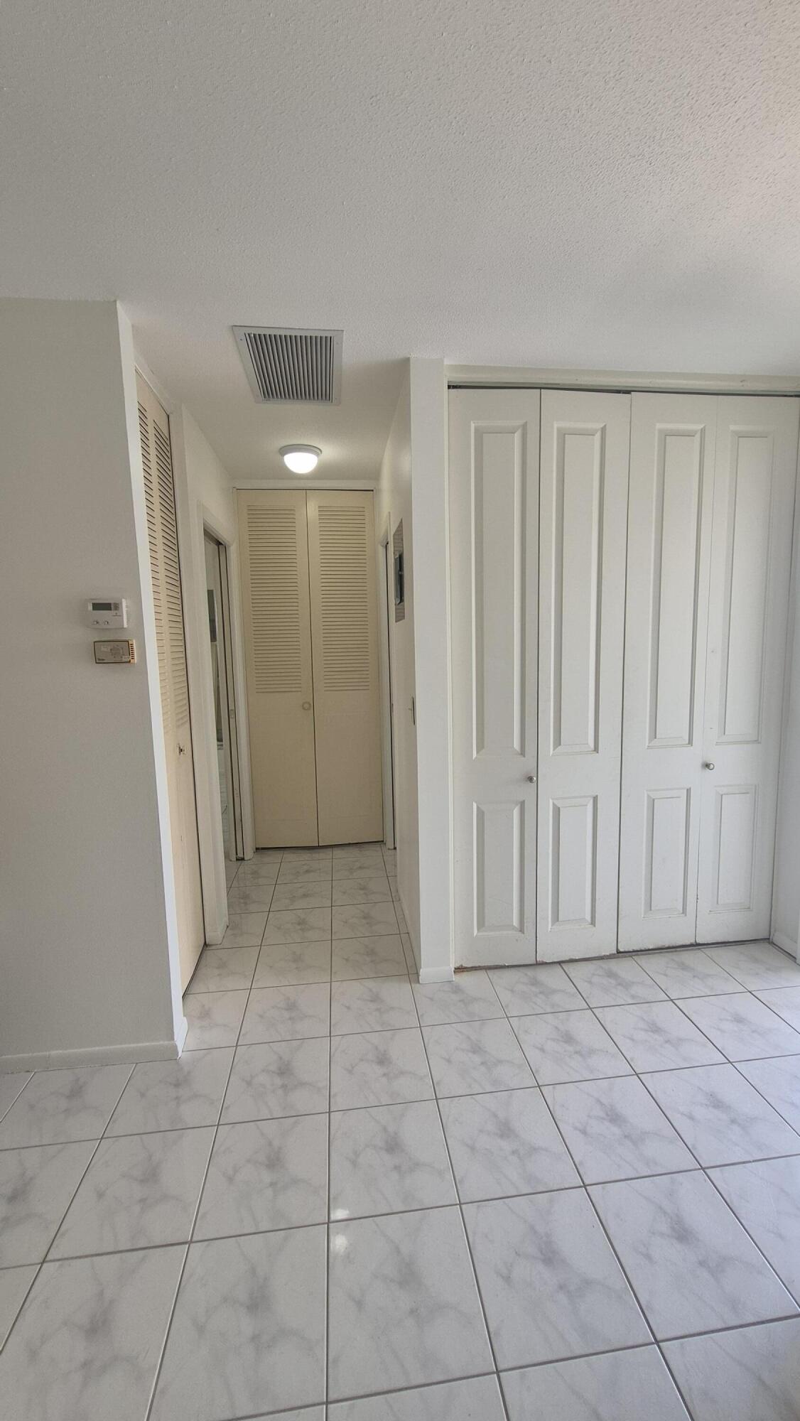 2805 Crosley Drive E Apt E Property Photo 13