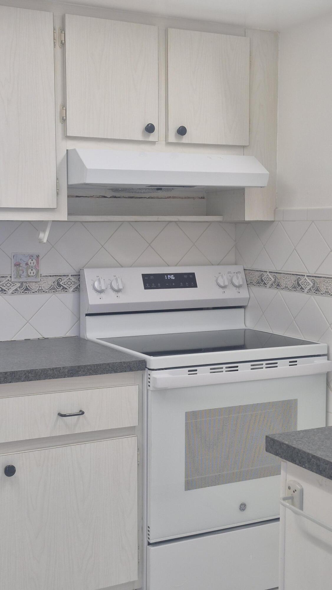 2805 Crosley Drive E Apt E Property Photo 19
