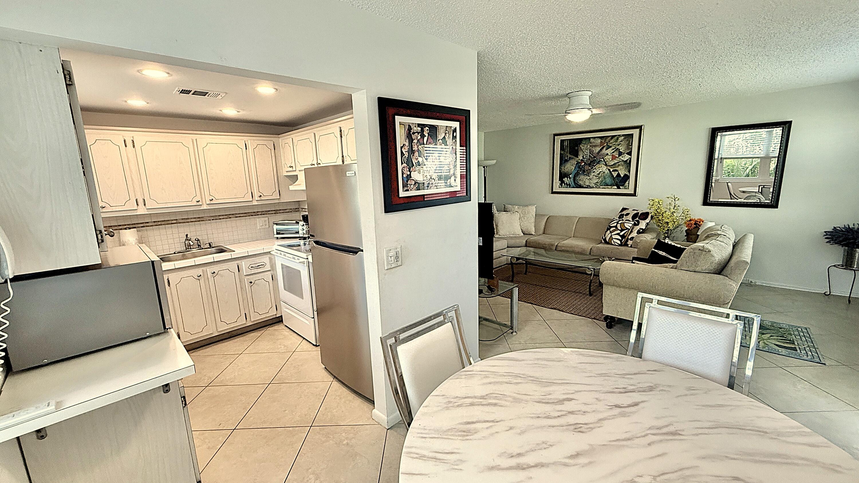 316 Markham Property Photo 6